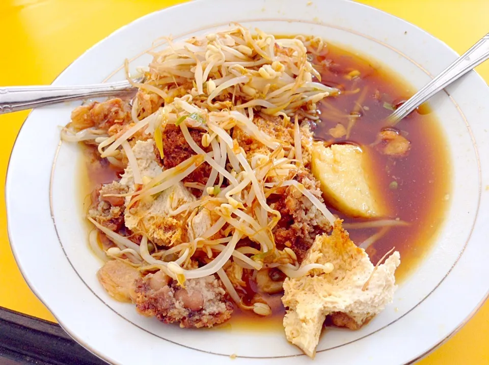 Lontong Balap|Bambang Budiono Tjioさん