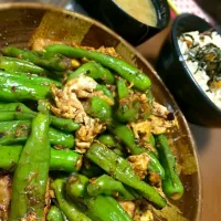 Snapdishの料理写真:炊き込みご飯と獅子唐豚炒め❤︎|しぃさん