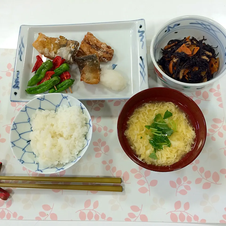 鯖の竜田揚げ、ひじきの煮物、とき卵汁|あきさん