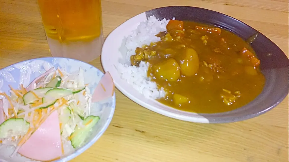 10/4 salad and curry|タップダンスシチーさん