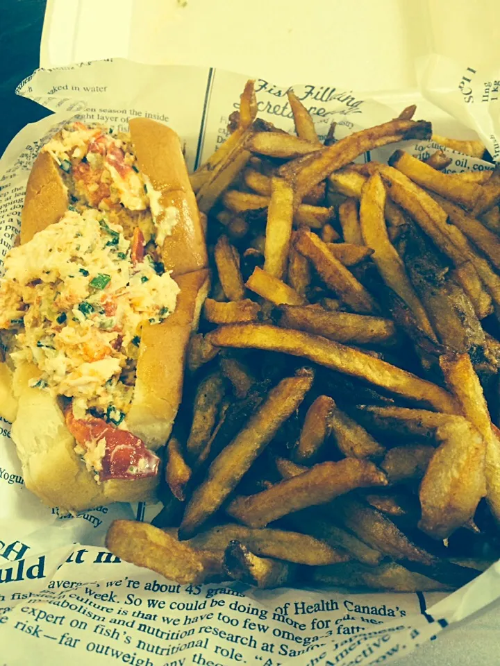 Snapdishの料理写真:Canadian Lobster Roll|Milka Papricaさん