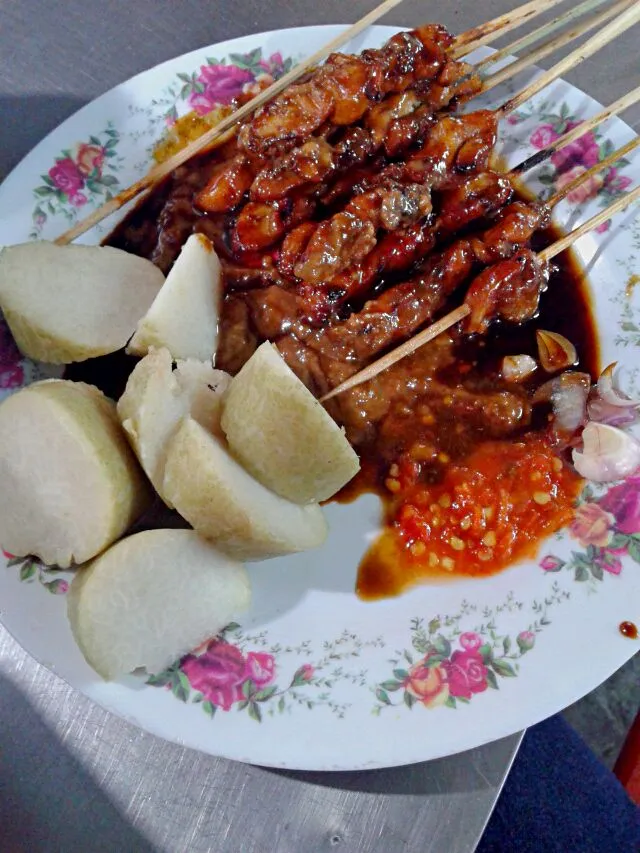 Sate kucing depan hotel surya Tretes Jatim Indonesia|Aan nurhamzahさん