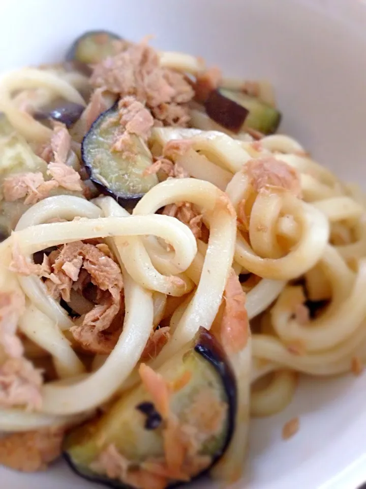 ナスとツナの焼きうどん|ぴらこさん