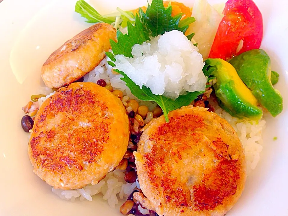 Snapdishの料理写真:My healty lunch @Denny's Salmon Burger Bowl Locomoco Style 567 kcal :)|reviliaさん