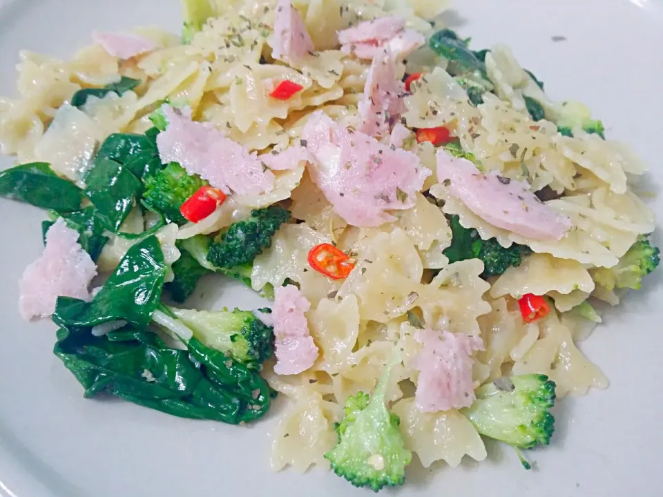 Pasta 😜 Organic Spinach Broccoli Ham Chilli Padi😜|🌷lynnlicious🌷さん