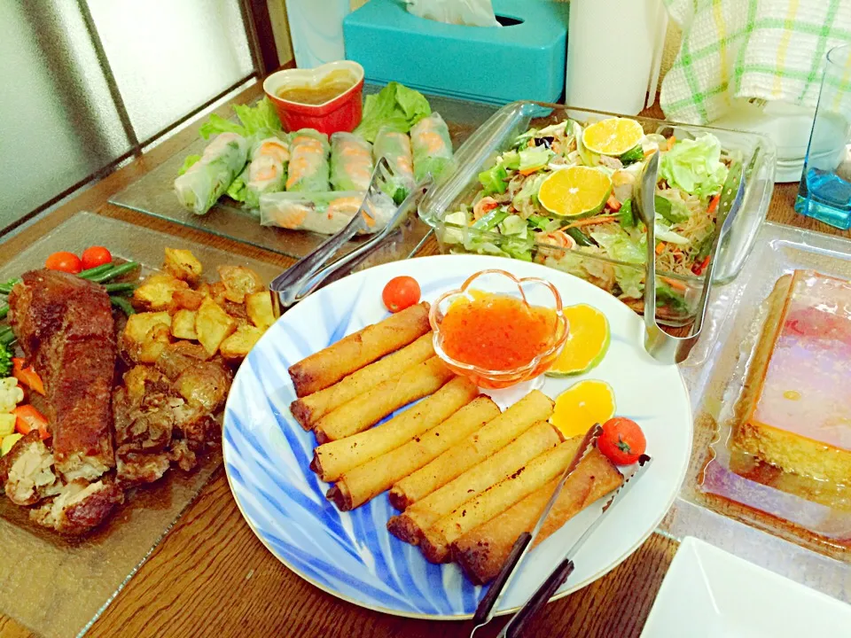 Meat-filled Spring rolls🍴Roasted Pork Belly🍴Sauteed Rice Sticks🍴Leche Flan(プリン)肉取り付けた春巻き、ローストポークベリ 、焼きビーフン,レチェフラン🍴😋|MJ🇵🇭🇯🇵さん