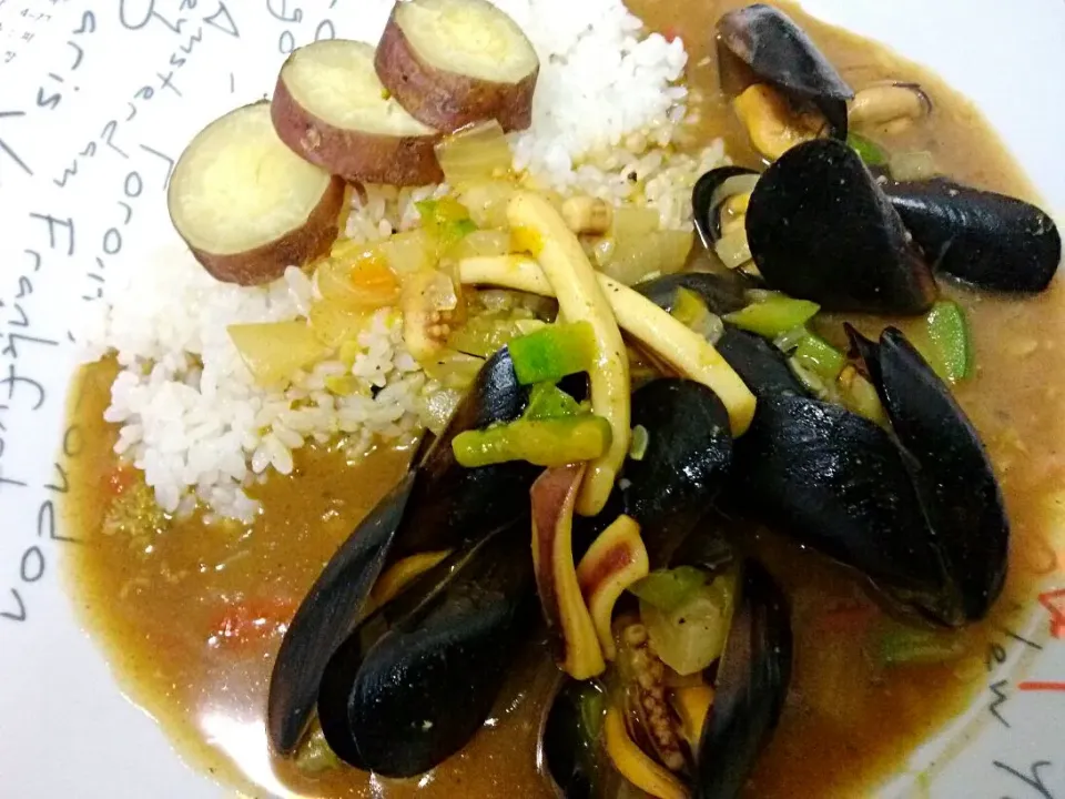 Snapdishの料理写真:seafood curry .... today dinner
해물카레|parkjoheeさん