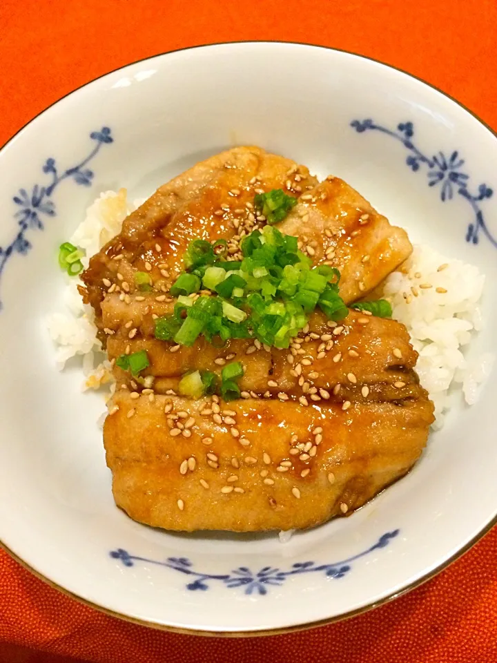 秋刀魚の蒲焼丼|まるまさん