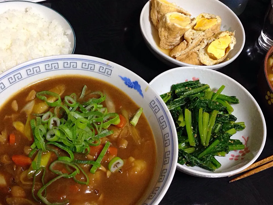 今日の晩ご飯は、カレーうどん、卵の巾着煮、小松菜の胡麻和え。|ゆえさん