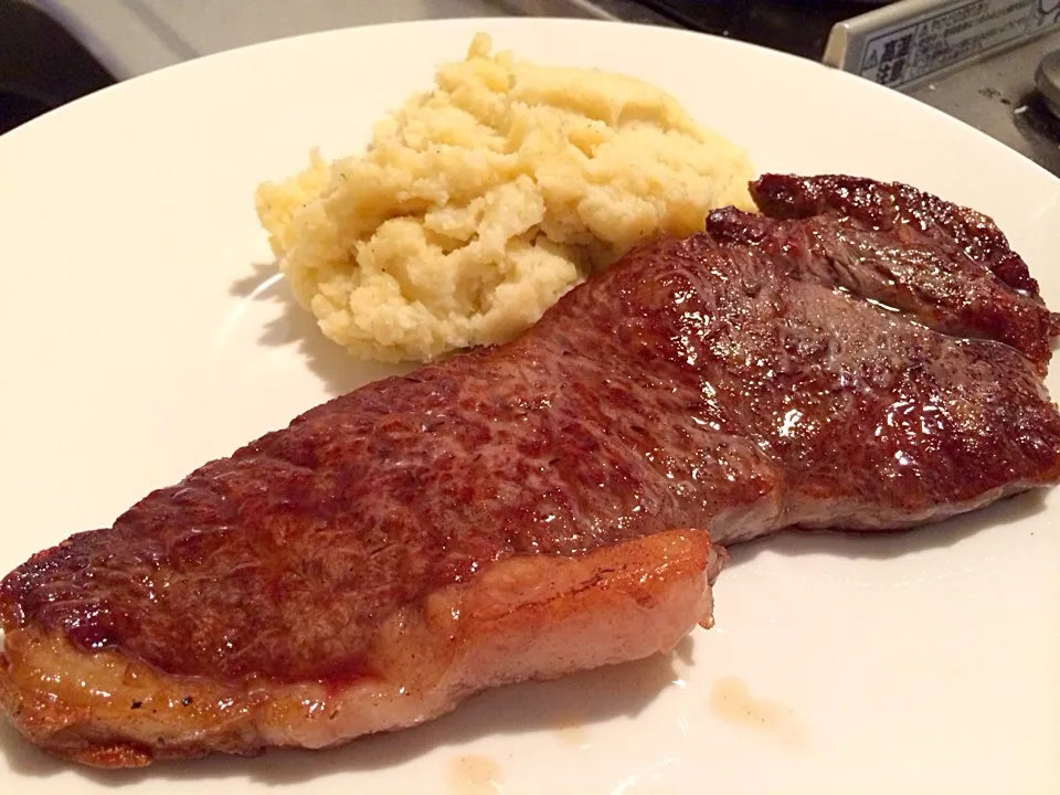 Steak and Mashed Potatoes|Kath Kanekoさん