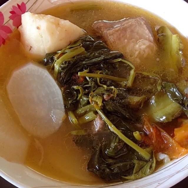 Snapdishの料理写真:日曜はSinigang na Baboy （豚肉のシニガン）|Kenny Hiraiさん