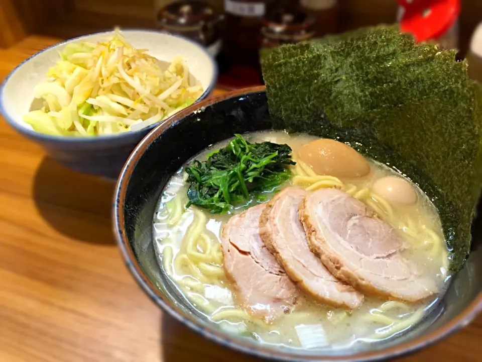 横浜家系ラーメン 塩MAXラーメン モヤキャベトッピング|ddr3rdmixさん