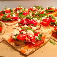 Snapdishの料理写真:Veggie Flatbread|melissaz73さん