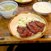 Snapdishの料理写真:牛タン定食|ゆっきーさん