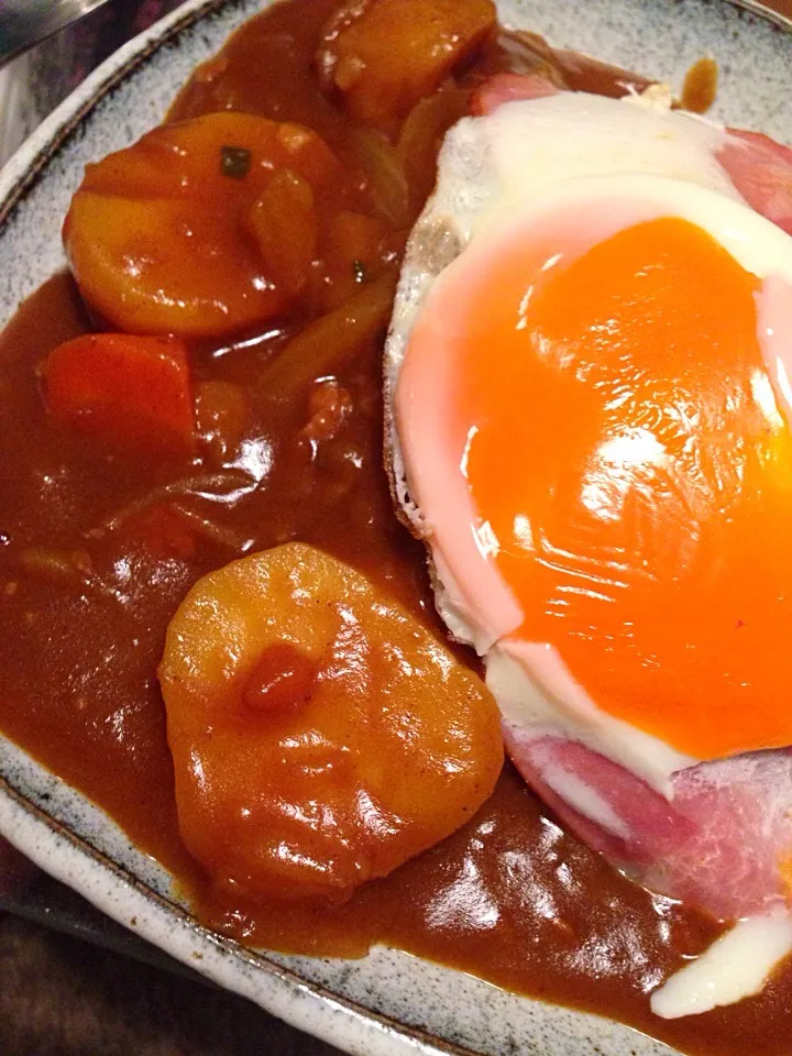 肉じゃがカレー、玉子失敗…。|たけのこジョニーさん