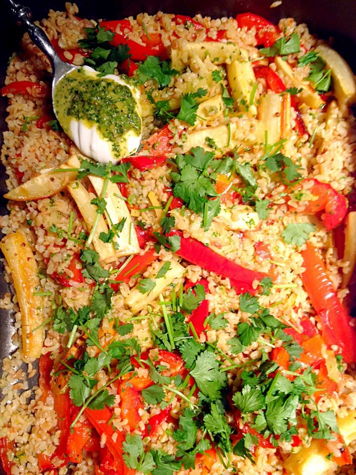 Roasted bulgur with paprika & parsnip with a chermoula made of coriander, lemon, olive oil, parsley, pepper, garlic etc.|Johan van de Beekさん