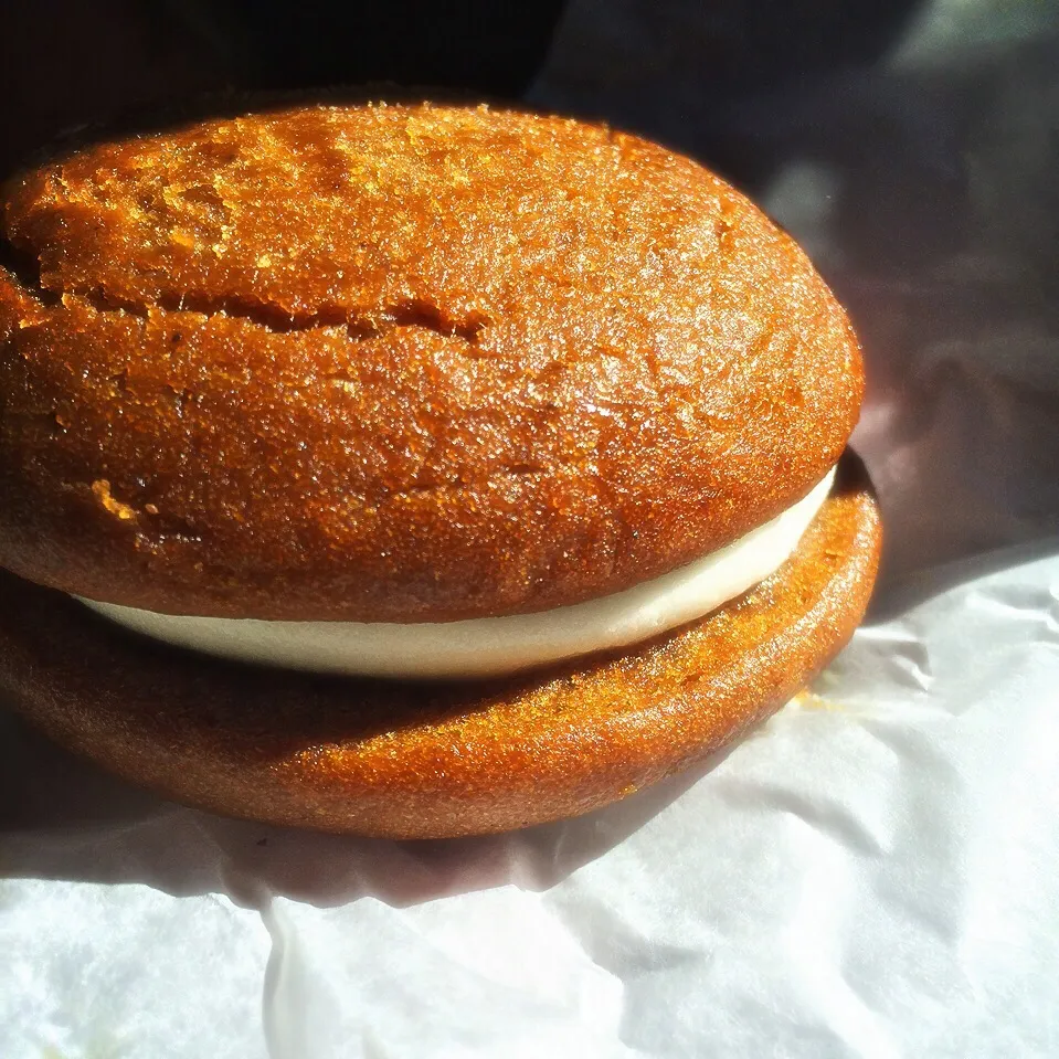 Snapdishの料理写真:Pumpkin whoopie pie from cocoa bakery|erisさん