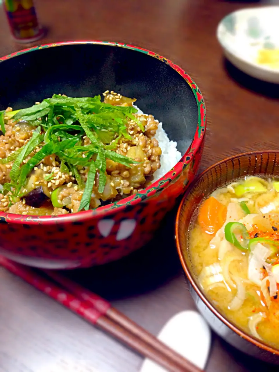 茄子のそぼろ丼と豚汁|beauさん