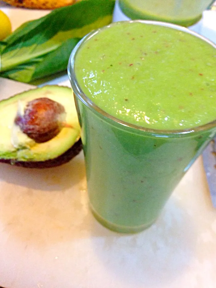 Creamy Avocado smoothie 💚|viviさん