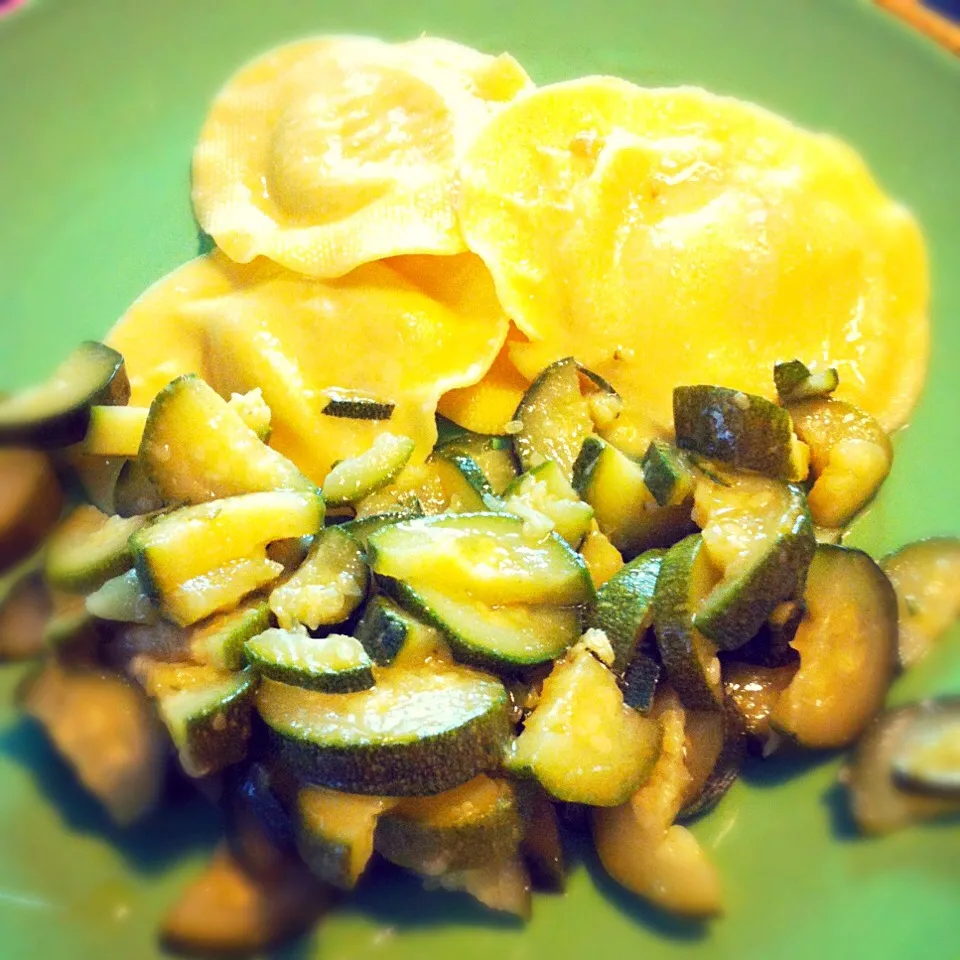 Ravioli w creamy nuts & zucchini|Stefan Labuschagneさん