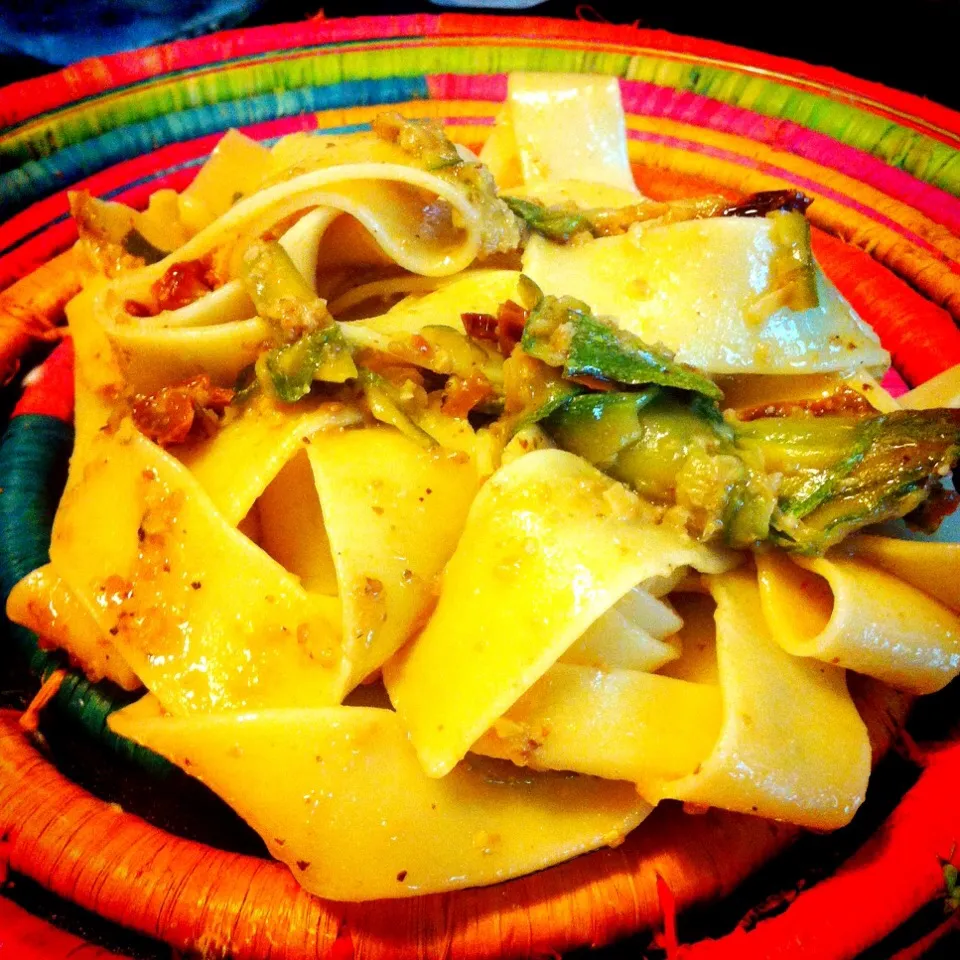 Pasta w zucchini, dried tomato & nuts|Stefan Labuschagneさん