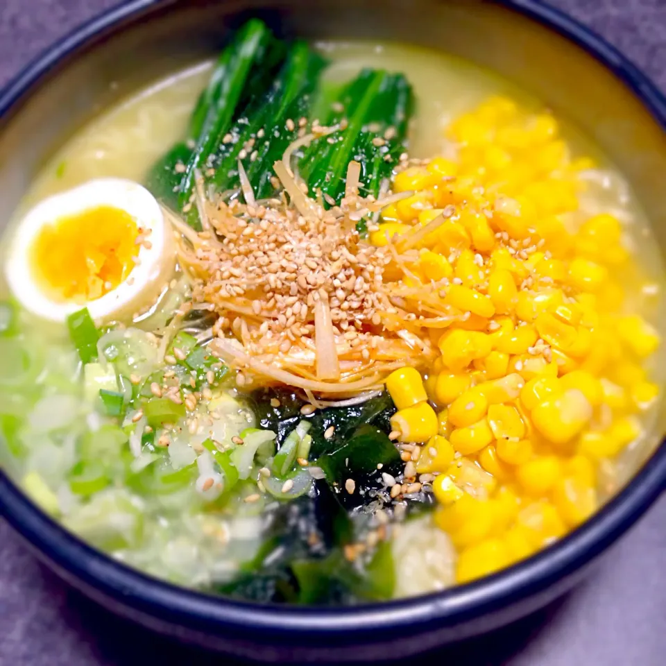 トッピングたっぷり塩ラーメン♡|ほのちんさん