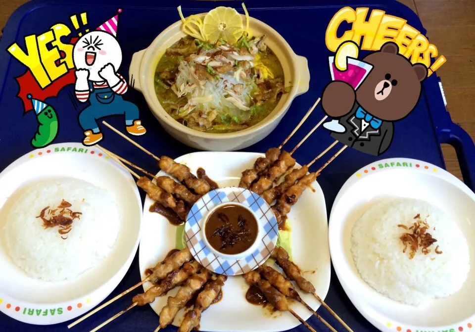 Indonesian food for our lunch today  : soto soup  & chicken satay with peanut sauce .|Yulia Haradaさん