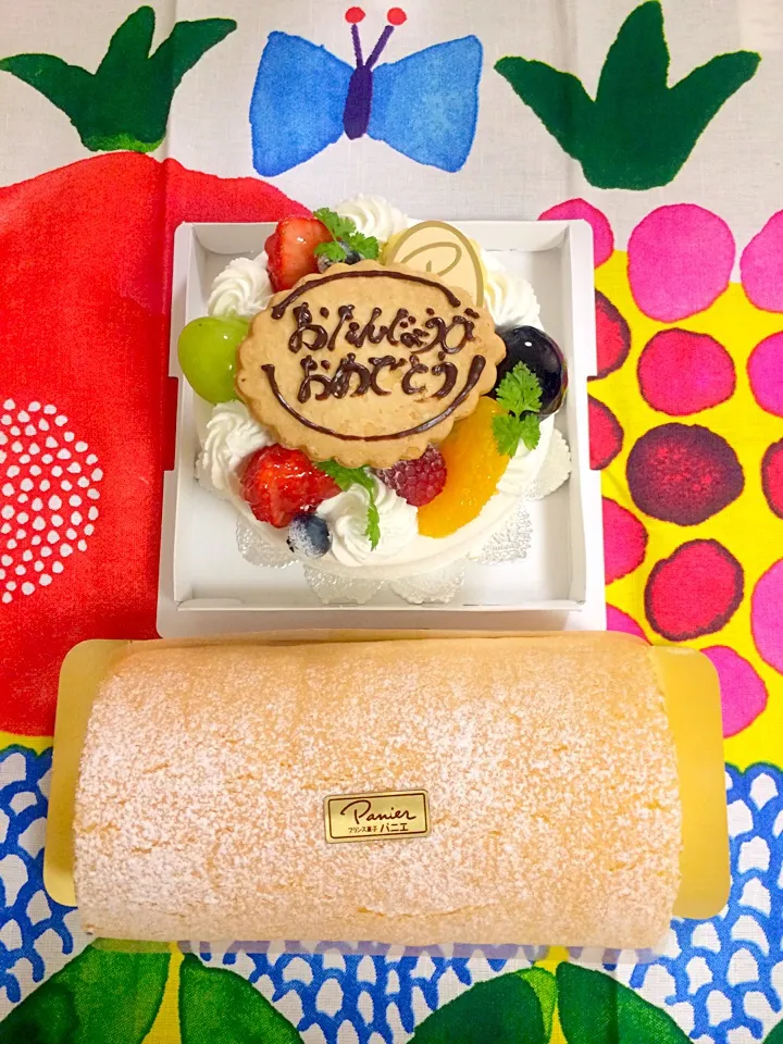 Snapdishの料理写真:私の誕生日ケーキ♥︎主人が買ってきてくれましたぁ♥︎|ナナさん