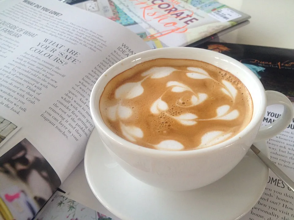 My latte for a chilly morning|Asa Buaさん