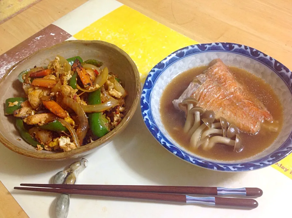 Snapdishの料理写真:鶏肉の豆板醤炒め&赤魚の煮つけ|shozuuさん