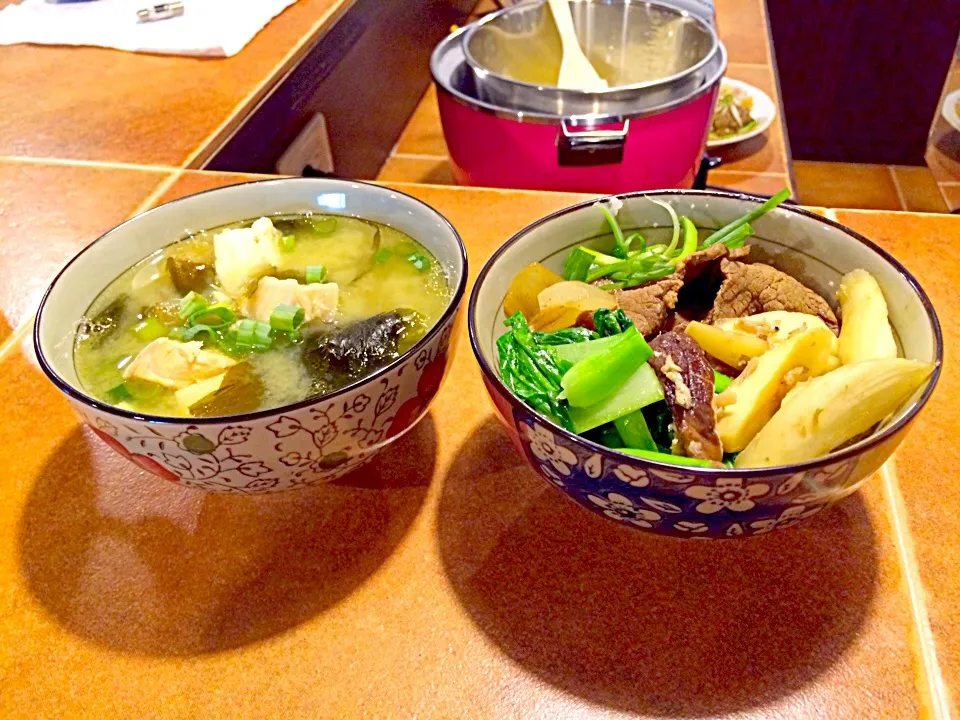 燒肉蓋飯+海帶芽味增湯|游萍萍さん