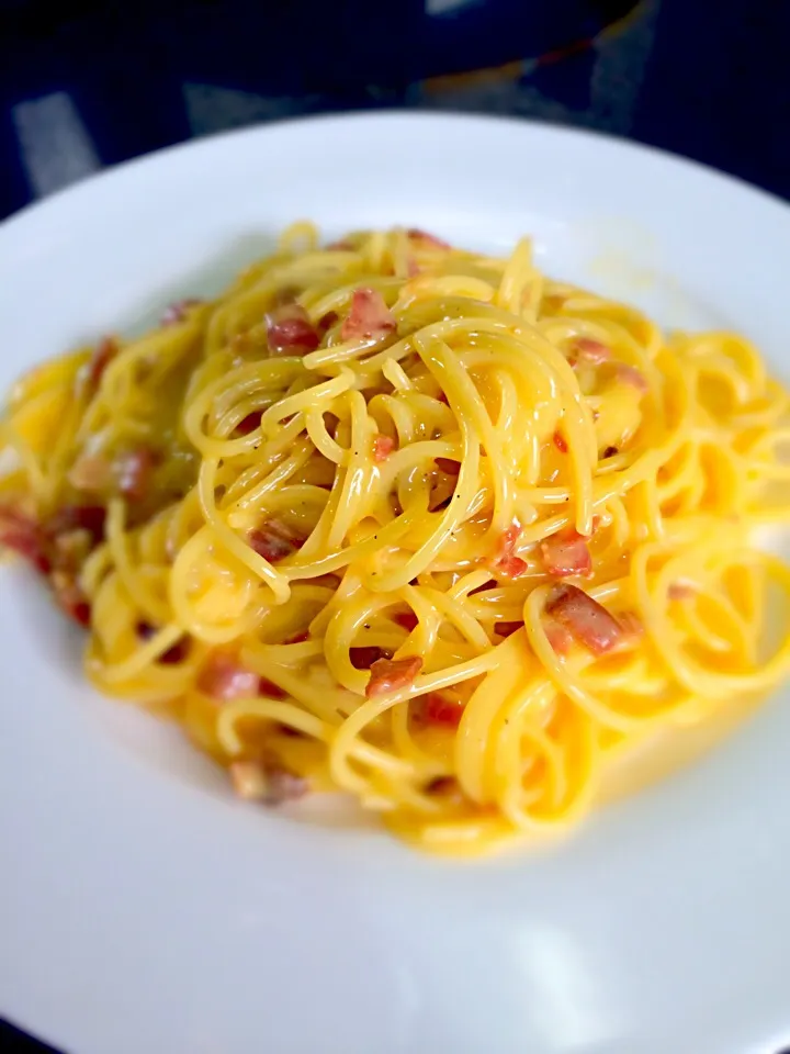 Snapdishの料理写真:Pasta alla carbonara|Laura Roncalloさん