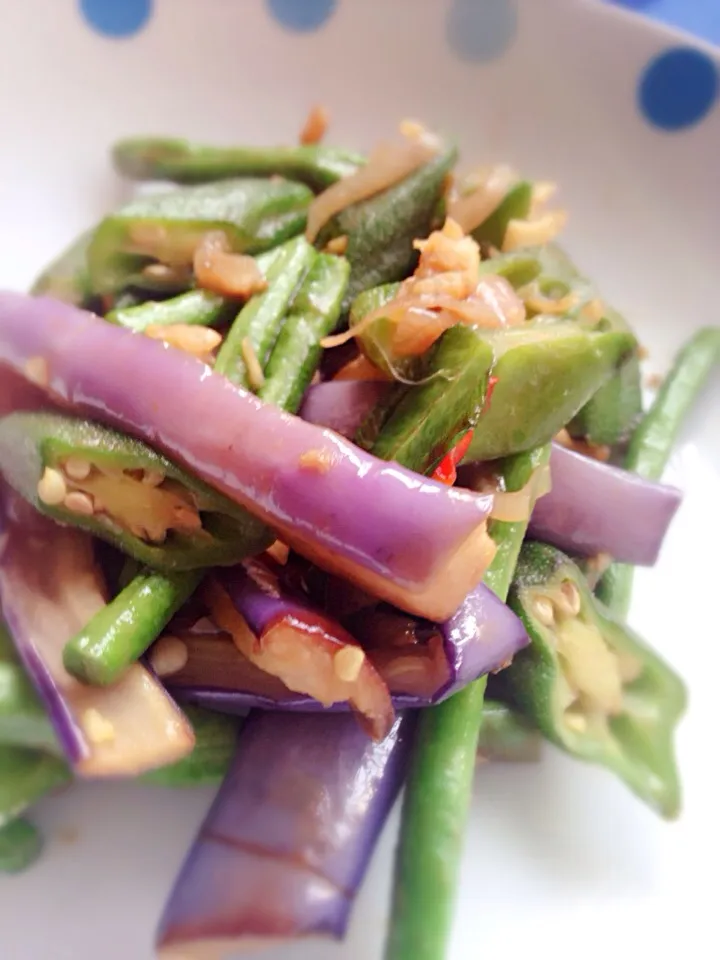 Snapdishの料理写真:Spicy stir-fry mix vegetable with shrimp paste.|samantha wさん