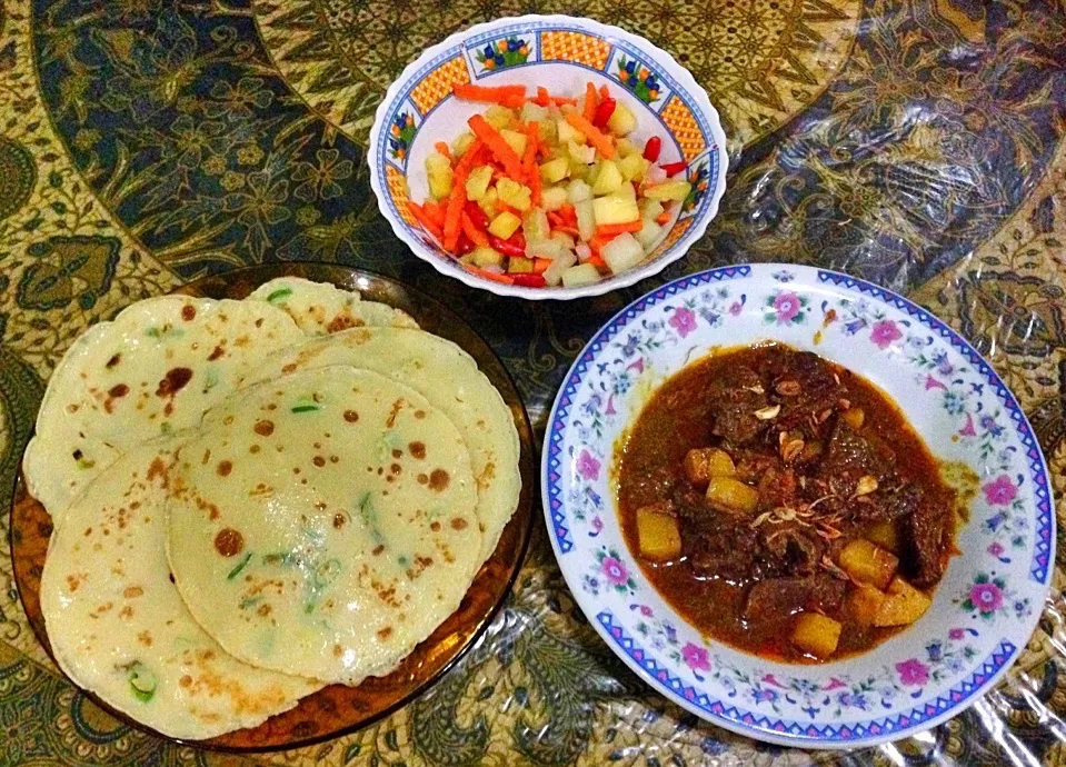 Snapdishの料理写真:Curry, Vegetable Pancakes and Pickles|Er Li Liyaさん