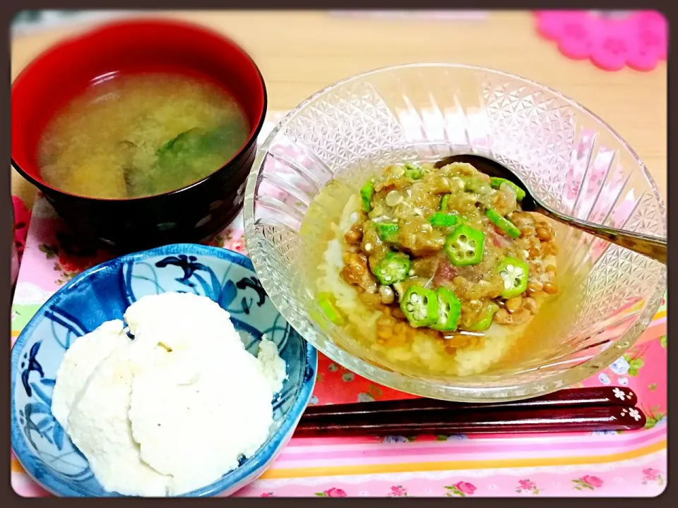 ＊納豆とオクラの冷し出汁茶漬け
＊しじみのお味噌汁
＊お豆腐|CHIHIROさん