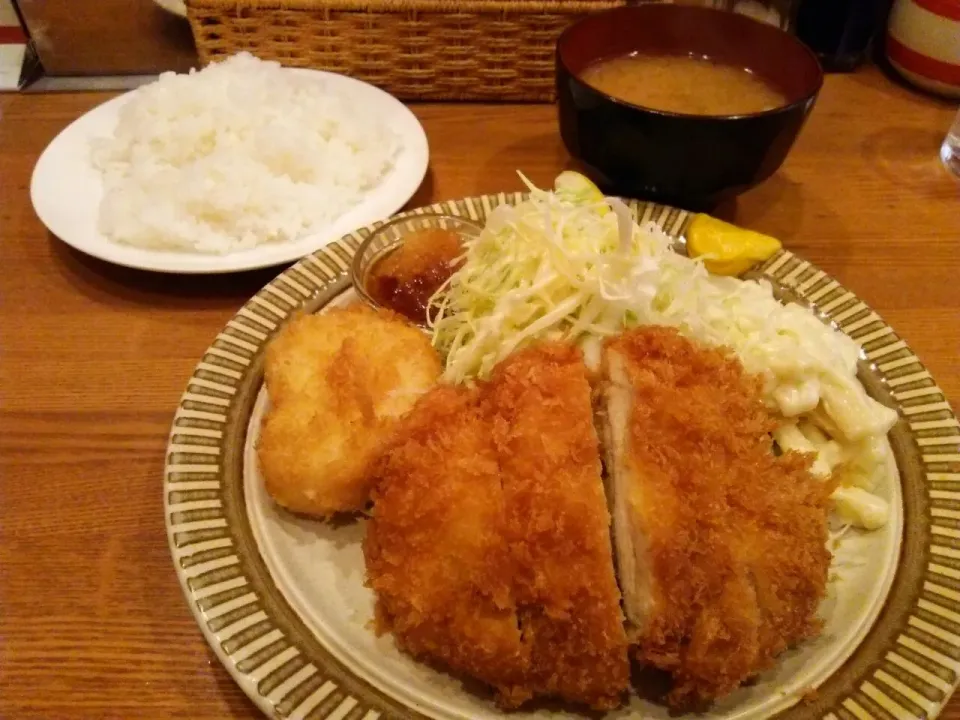 GOTOOのチキンカツとカニクリームコロッケのコンビフライ。|東京ライオンズさん