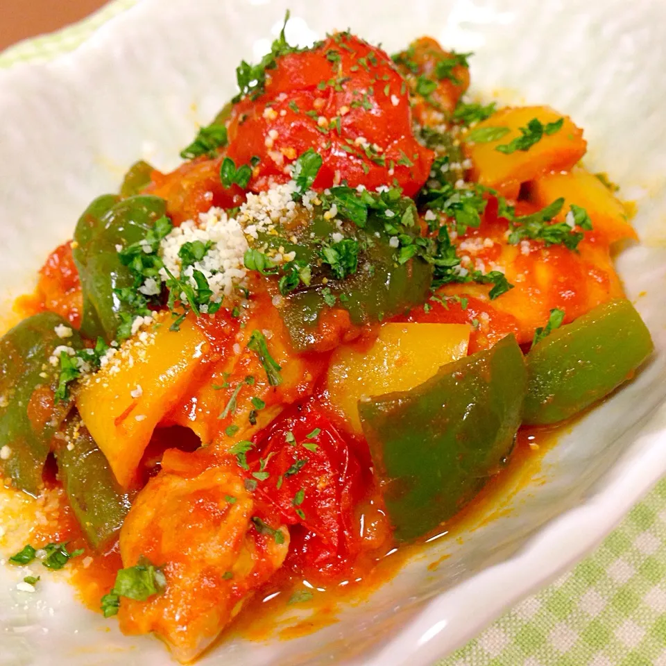 チキンのトマト煮でモーニング🍅|デミさん