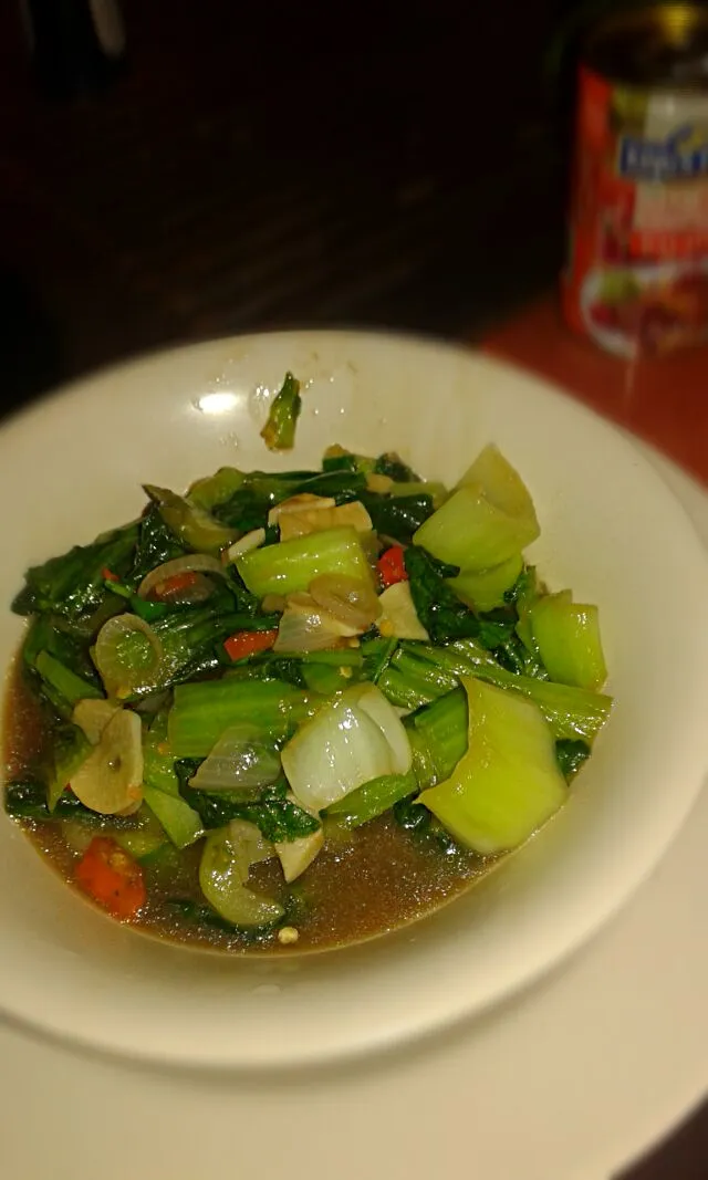 Snapdishの料理写真:lets cooking . this is some vegetable with oyster sauce 蚝油|anjar chioさん