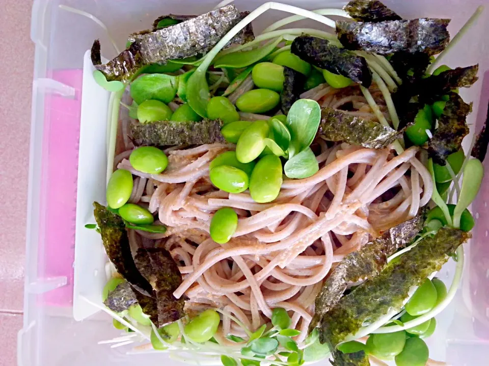 soba in goma sesame sauce w seaweed, edamame, sunflower sprouts n wasabi sprouts|susan laiさん