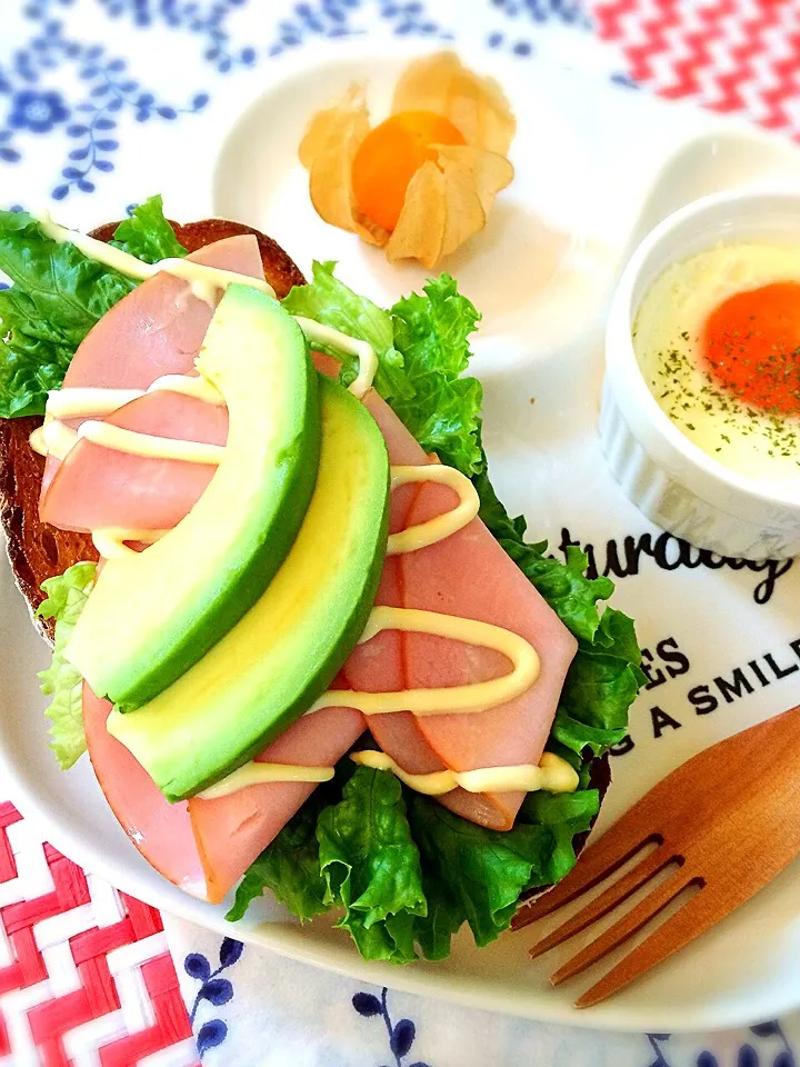 明日から忙しくなるので
今日は簡単オープンサンドで
お家でのんびり☺️💕|chieさん