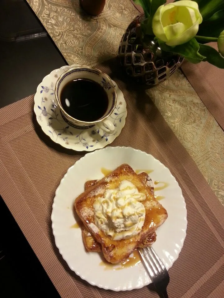 French toast and Yuban brewed coffee.|Marie B.さん