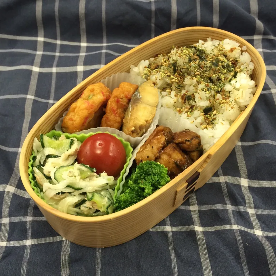 弁当（鶏肉ケチャップ炒め、サバ味噌、しょうが天、サラダ、おとなのふりかけ）|SasaMasa213さん