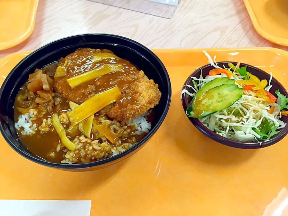 Snapdishの料理写真:おそば屋さんのカツカレー丼(^o^)|すかラインさん