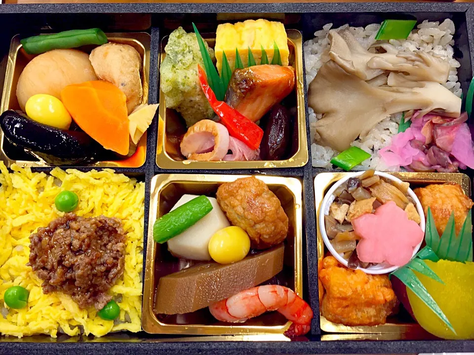 なだ万の弁当|Food is lifeさん