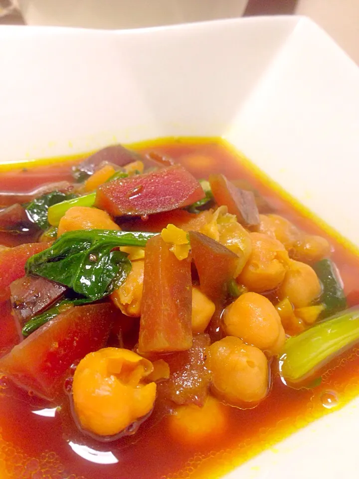 コレはうまい（≧∇≦）ビーツとさつまいものひよこ豆スープ^ ^super delicious beets and sweet potato garbanzo bean soup|Tanuさん