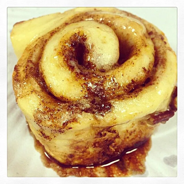 Snapdishの料理写真:Cinnabon minibon|Cloudy Gさん