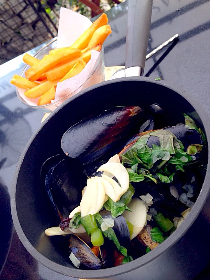 Mussels in basil|Obeoom Jumsai Na Ayudhyaさん