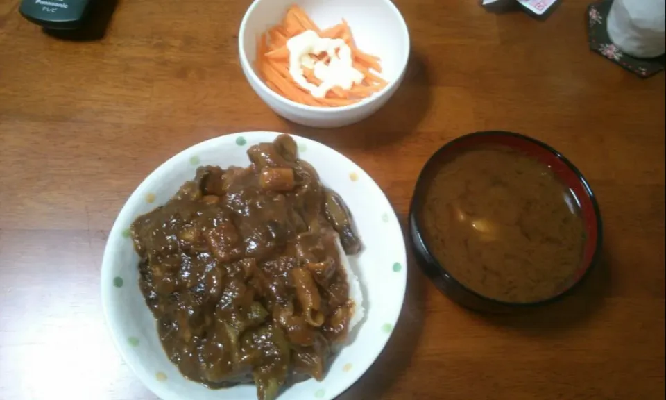 夫の手作りですホルモンカレー|まみこさん