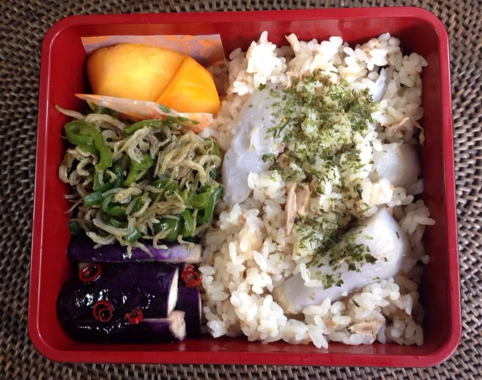 里芋とツナの炊き込みゴハン弁当|*なおみん*さん