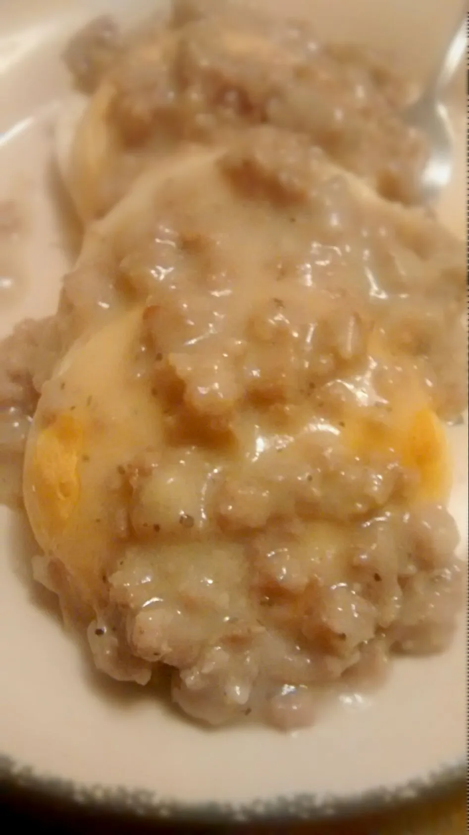 Sausage Gravy and Biscuits|erin viozziさん